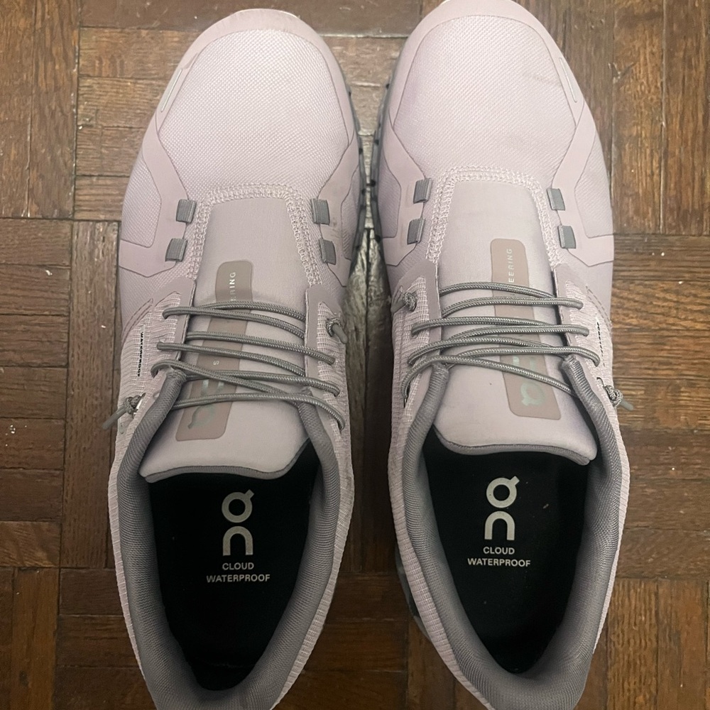 On Running Cloud Waterproof Women's Sneakers - Light Mauve